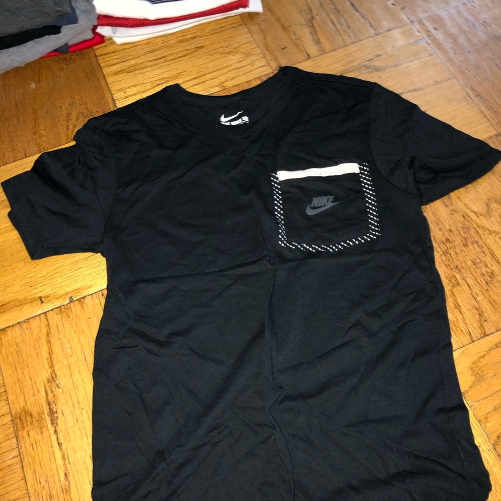 Nike tee